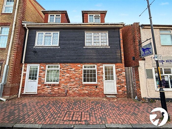 1 Bedroom Maisonette To Rent In Ronalds Court, East Street, Sittingbourne, Kent, ME10