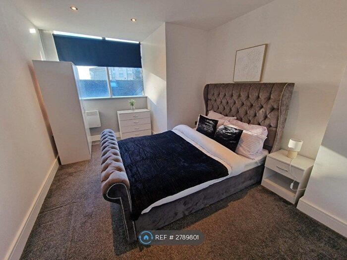 1 Bedroom Flat To Rent In Empire House, Bradford, BD1