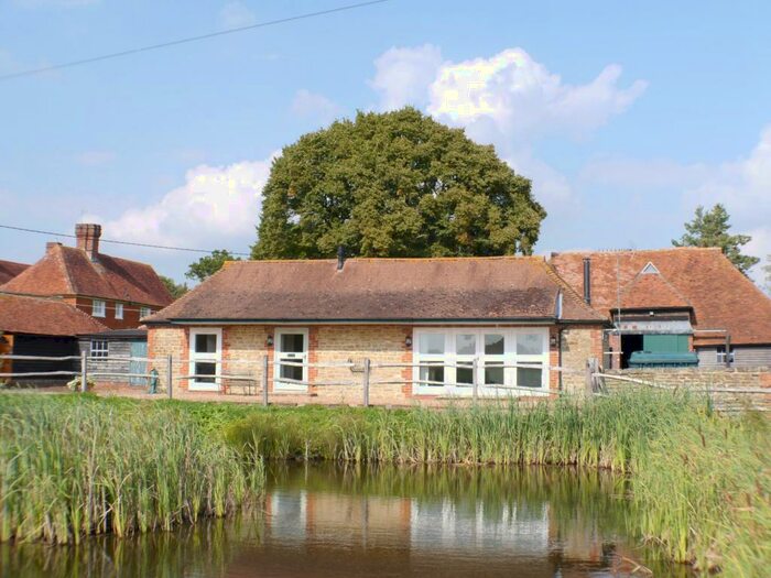 1 Bedroom Bungalow To Rent In West Chiltington Lane, Coneyhurst, Billingshurst, RH14