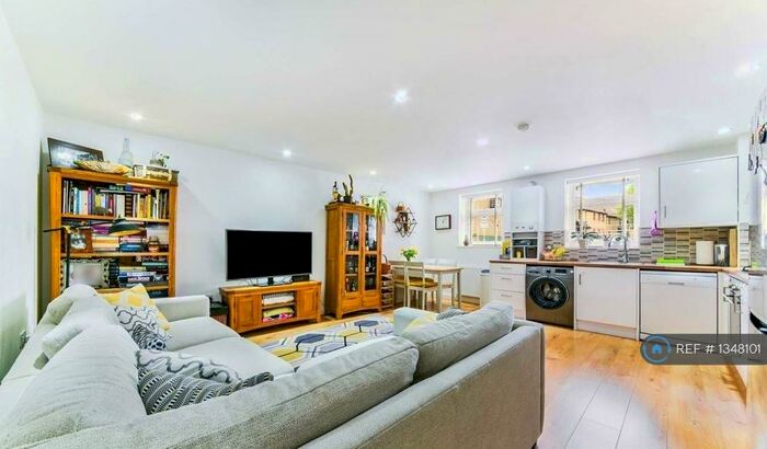 2 Bedroom Flat To Rent In Lind Road, Sutton, SM1