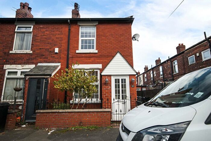 2 Bedroom House To Rent In Wallwork Street, Stockport, SK5