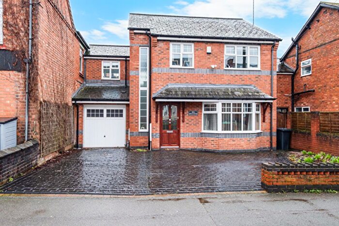 4 Bedroom Detached House For Sale In Stoke Road, Bromsgrove, B60