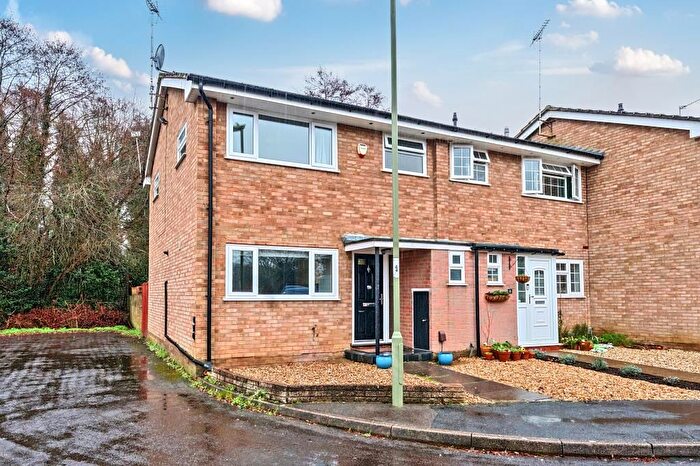 3 Bedroom Semi Detached House To Rent In Longleat Square, Farnborough, GU14