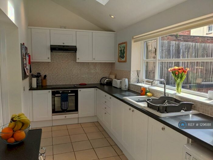 5 Bedroom Detached House To Rent In Rear Of, Leamington Spa, CV32