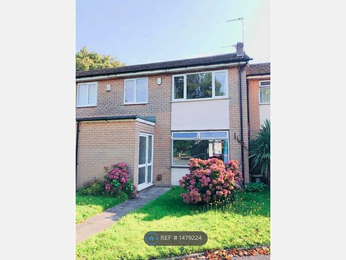 3 Bedroom Terraced House To Rent In Lawrence Road, Altrincham, WA14