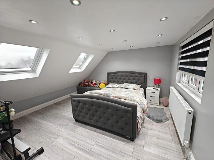 1 Bedroom Studio To Rent In Lowshoe Lane, Romford, RM5