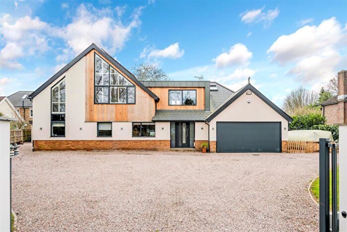 4 Bedroom Detached Bungalow For Sale In Ballantyne Drive, Kingswood, KT20