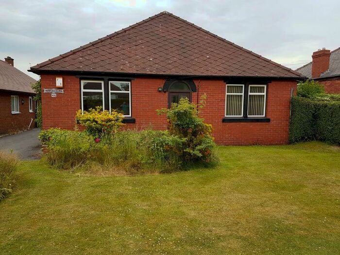 3 Bedroom Detached Bungalow To Rent In Hollings Lane, Rotherham, S65