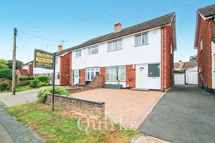 3 Bedroom Semi-Detached House For Sale In Newlands Road, Billericay, CM12