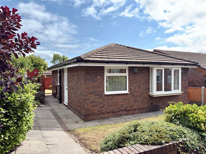 2 Bedroom Detached Bungalow For Sale In Spencer Street, Oldham, Greater Manchester, OL1