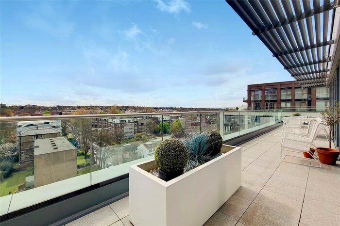 2 Bedroom Flat To Rent In Rainsborough House, Stamford Square, London, SW15
