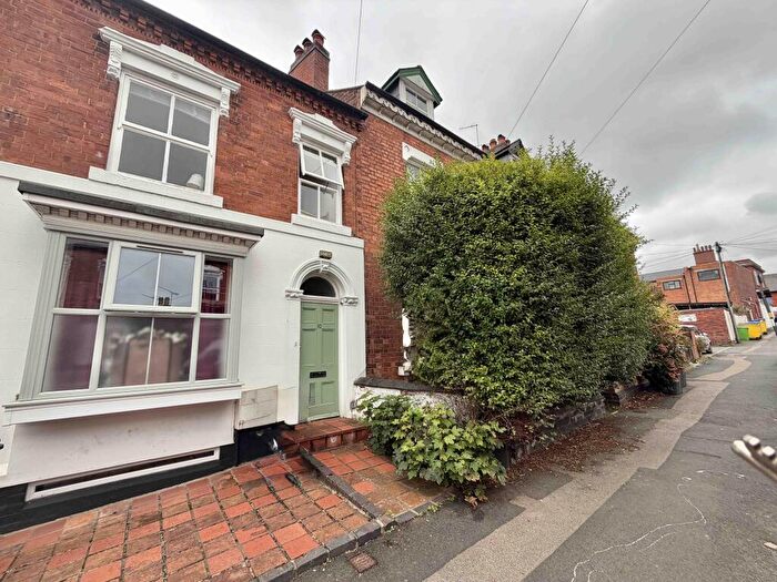 3 Bedroom Flat To Rent In Station Road, B17