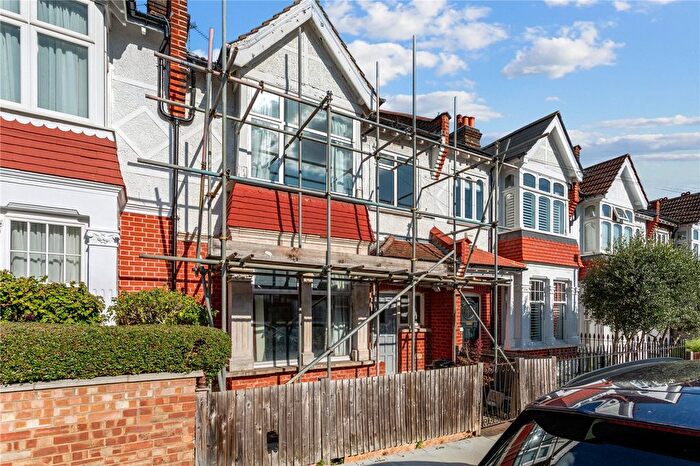 3 Bedroom Detached House For Sale In Fircroft Road, London, SW17
