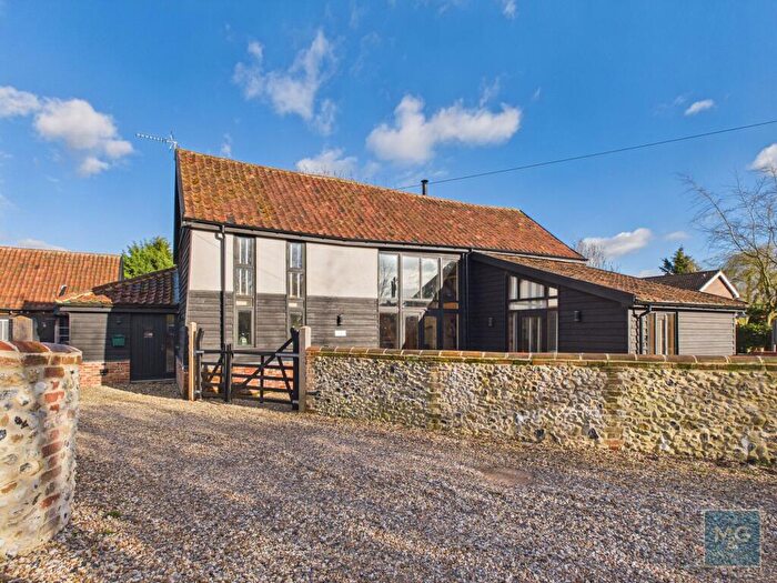 5 Bedroom Barn Conversion For Sale In Gislingham Road, Finningham, IP14