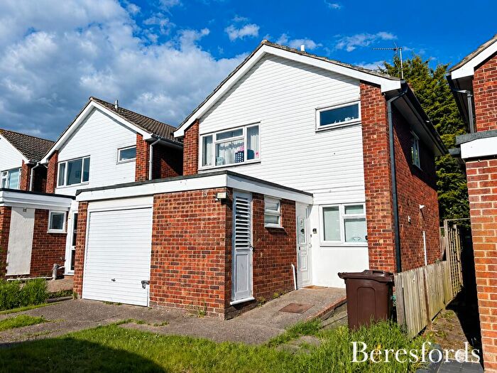 3 Bedroom Detached House To Rent In Wych Elm, Colchester, CO2