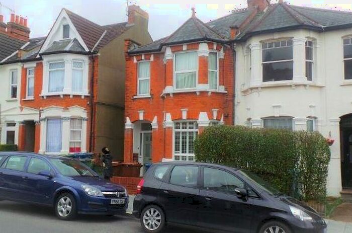3 Bedroom Flat To Rent In Vaughan Road, Harrow, HA1