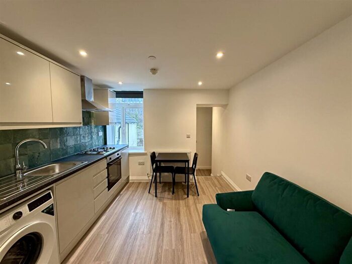 2 Bedroom Flat To Rent In Colum Road, Cathays, CF10