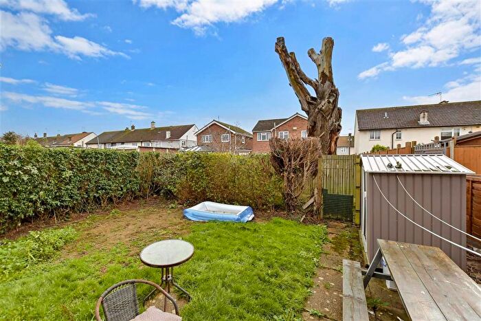 3 Bedroom End Of Terrace House For Sale In Elm Place, Ashford, Kent, TN23