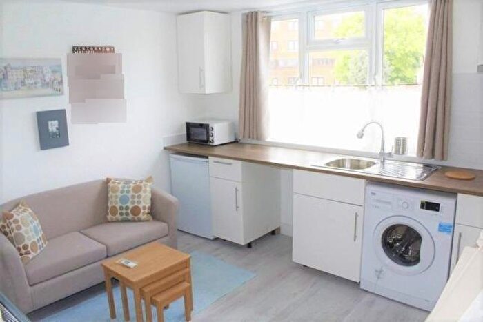 Studio To Rent In Meads Road, London, N22