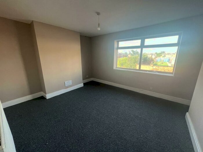 1 Bedroom Flat To Rent In A Southcoates Lane, HU9