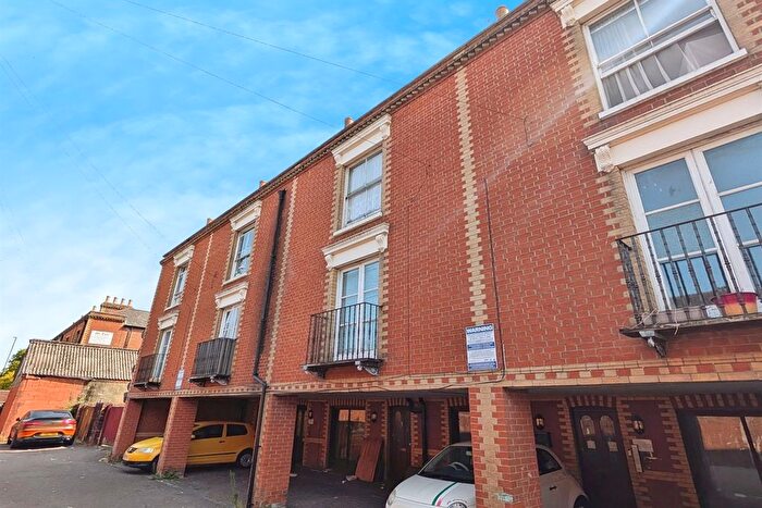 1 Bedroom Flat To Rent In Northam Road, SO14