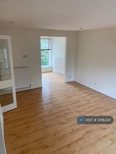 2 Bedroom Maisonette To Rent In Bromley Court, Bromley, BR1