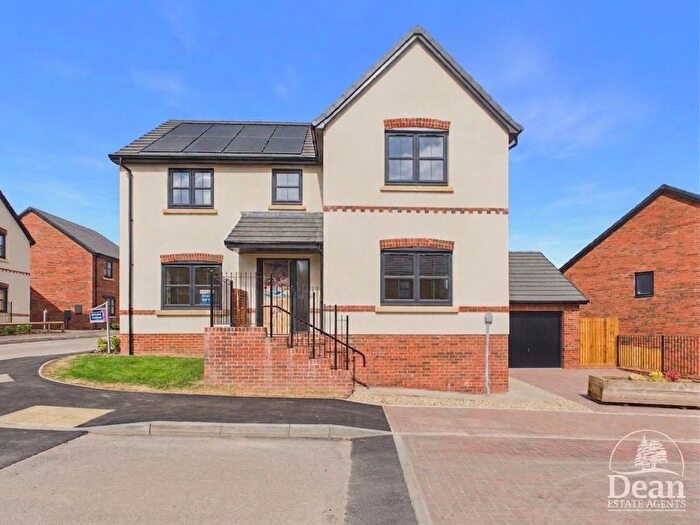 4 Bedroom Detached House For Sale In Manor Grove, Lydney, GL15