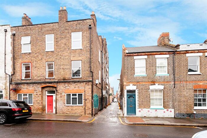 1 Bedroom Flat To Rent In Voss Street, London, E2