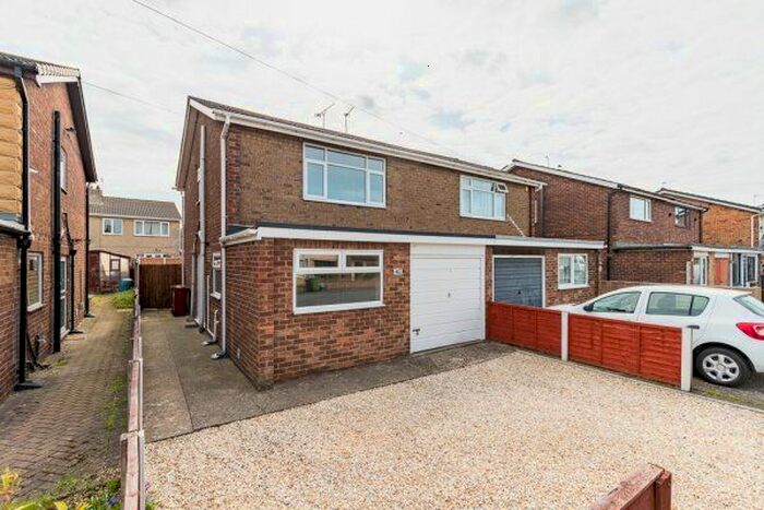 3 Bedroom Semi-Detached House To Rent In Byfield Road, Scunthorpe, DN17