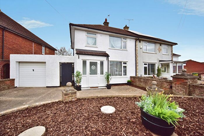 3 Bedroom Semi Detached House For Sale In Sutton Road, Maidstone, ME15