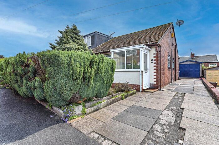 2 Bedroom Bungalow For Sale In Ash Grove, Royton, Oldham, Greater Manchester, OL2