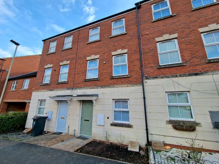 3 Bedroom Terraced House To Rent In Sockburn Close, Hamilton, Leicester, LE5