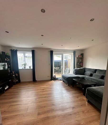 3 Bedroom Terraced House To Rent In Leather Gardens, Stratford, London, E15