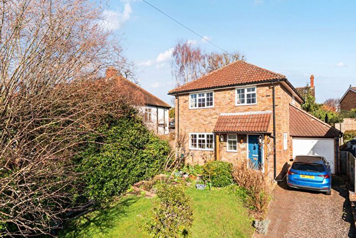 4 Bedroom Detached House For Sale In Leigh Road, Cobham, KT11