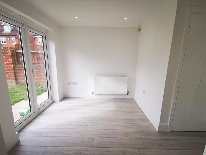 4 Bedroom Town House To Rent In Dukesfield, Shiremoor, NE27