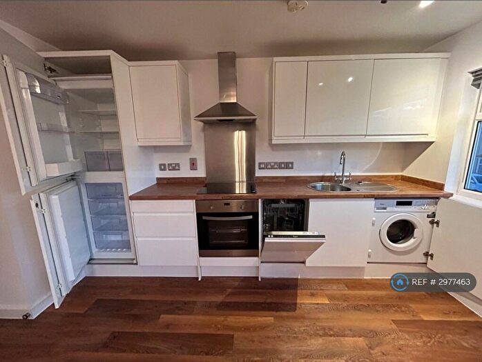 1 Bedroom Flat To Rent In Hillside Road, Burnham-On-Crouch, CM0