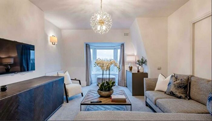 4 Bedroom Flat To Rent In Strathmore Court, Regents Park, NW8
