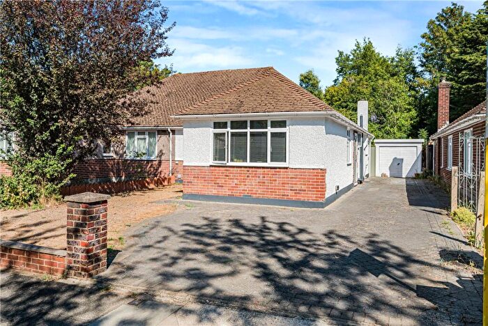 3 Bedroom Bungalow For Sale In Gillmans Road, Orpington, Kent, BR5