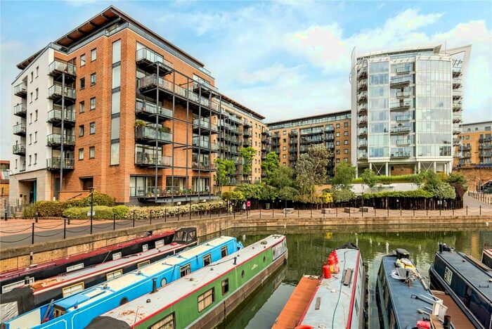 2 Bedroom Apartment To Rent In Branch Road, E14