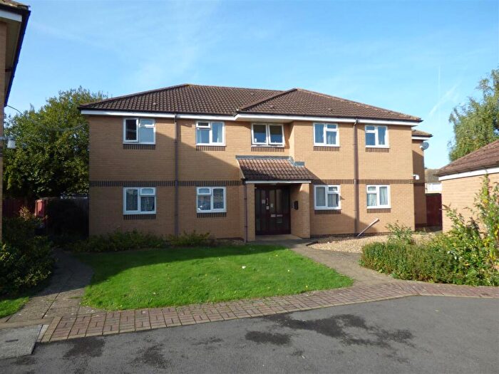 2 Bedroom Flat To Rent In Birch Road, Yate, Bristol, BS37