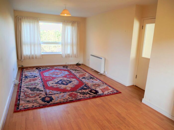 2 Bedroom Semi-Detached House To Rent In West Ealing, W13