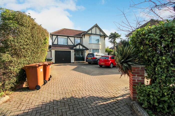 4 Bedroom Detached House To Rent In High Road, Harrow Weald, HA3