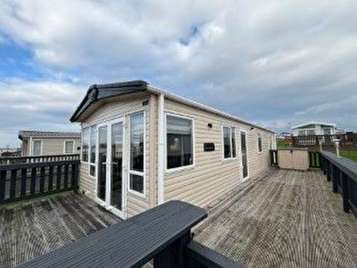 2 Bedroom Park Home For Sale In Holms Farm Road, Dalrymple, Ayr, KA6