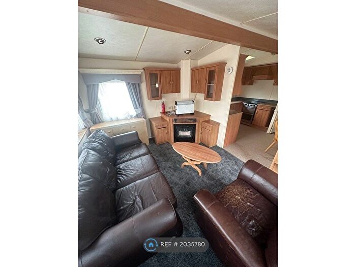 3 Bedroom Mobile/park Home To Rent In Great North Road, Welwyn Garden City, AL8