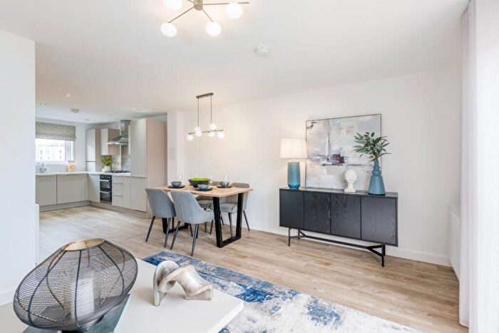 4 Bedroom Terraced House For Sale In Meadowsweet Drive, Edinburgh, EH4