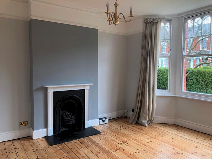 3 Bedroom Flat To Rent In Sydney Road London, N10