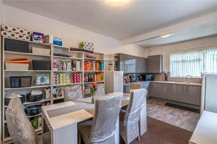 4 Bedroom Detached House For Sale In Staveley Road, Wolverhampton, West Midlands, WV1