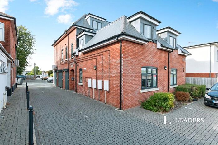 2 Bedroom Flat To Rent In Alexander Court, Christchurch Road, BH7