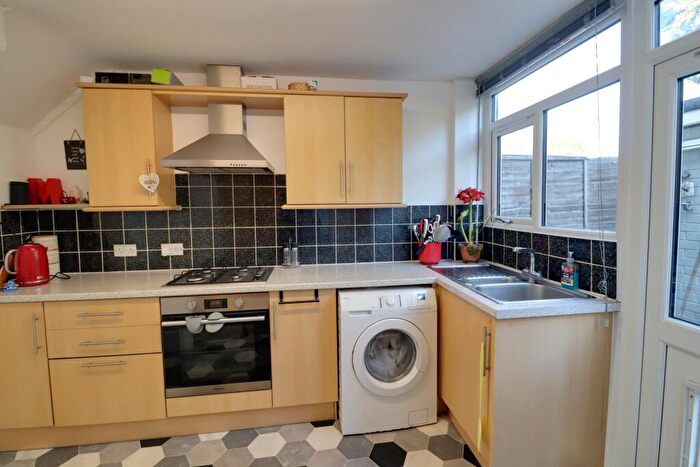 3 Bedroom End Of Terrace House For Sale In Chaucer Close, Waterlooville, PO7
