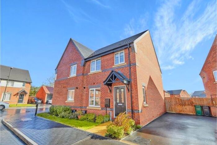 3 Bedroom Semi-Detached House To Rent In Oakham Road, Littleover, DE23
